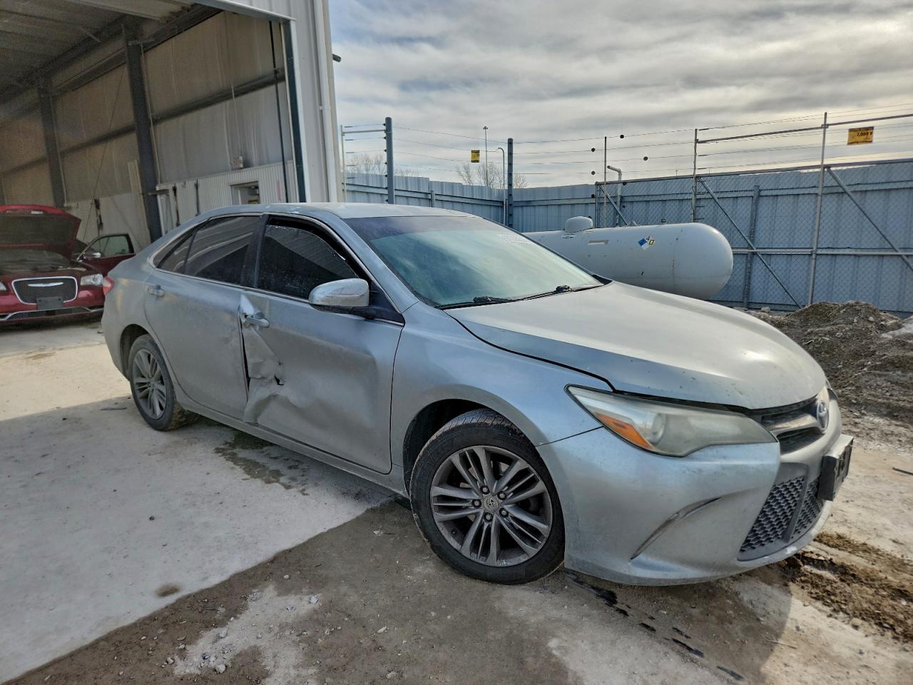 2016 TOYOTA CAMRY LE photo 4