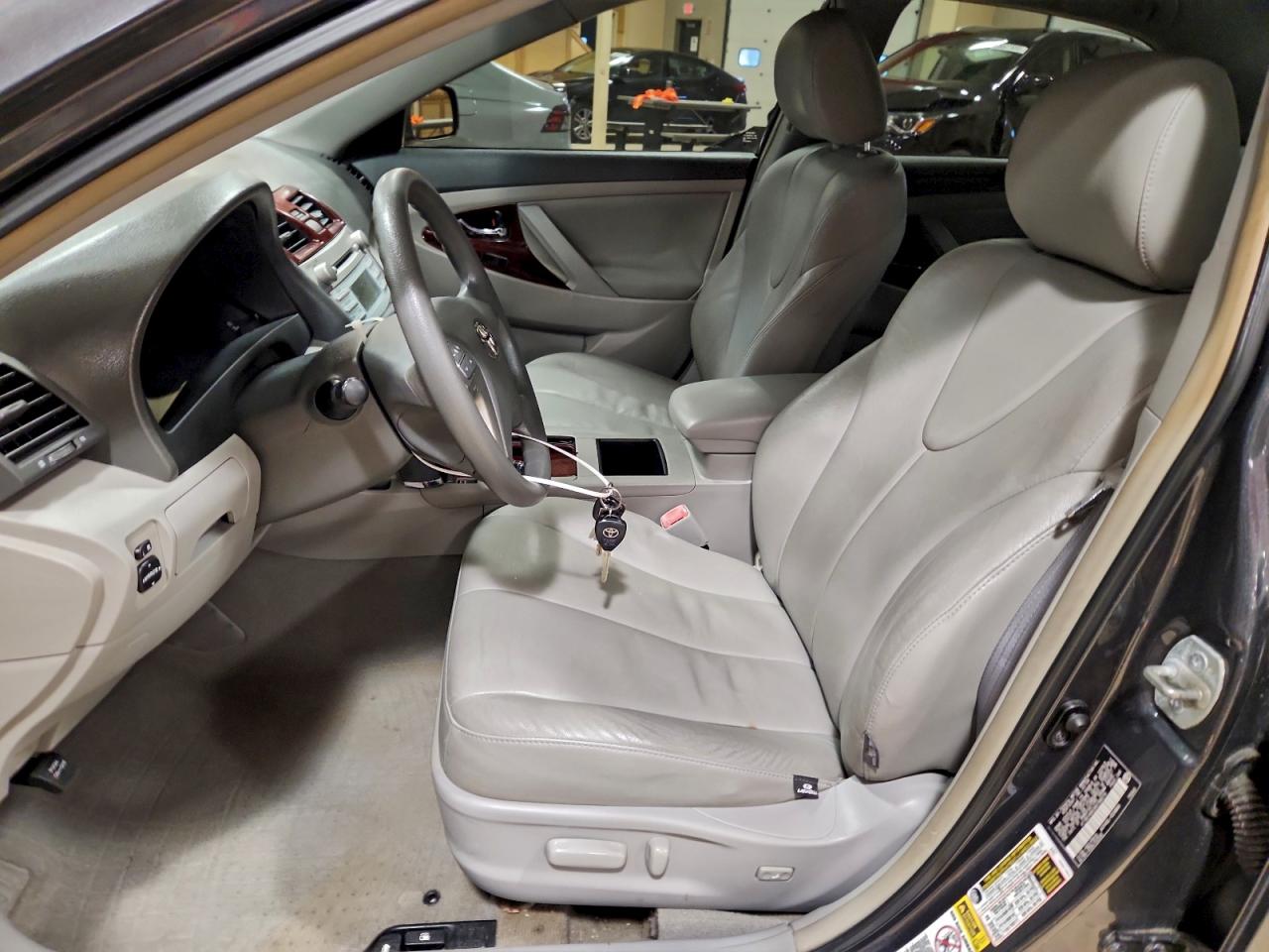 2009 TOYOTA CAMRY BASE photo 13