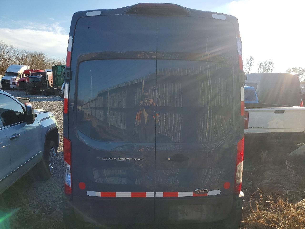 2020 FORD TRANSIT T-250 photo 6