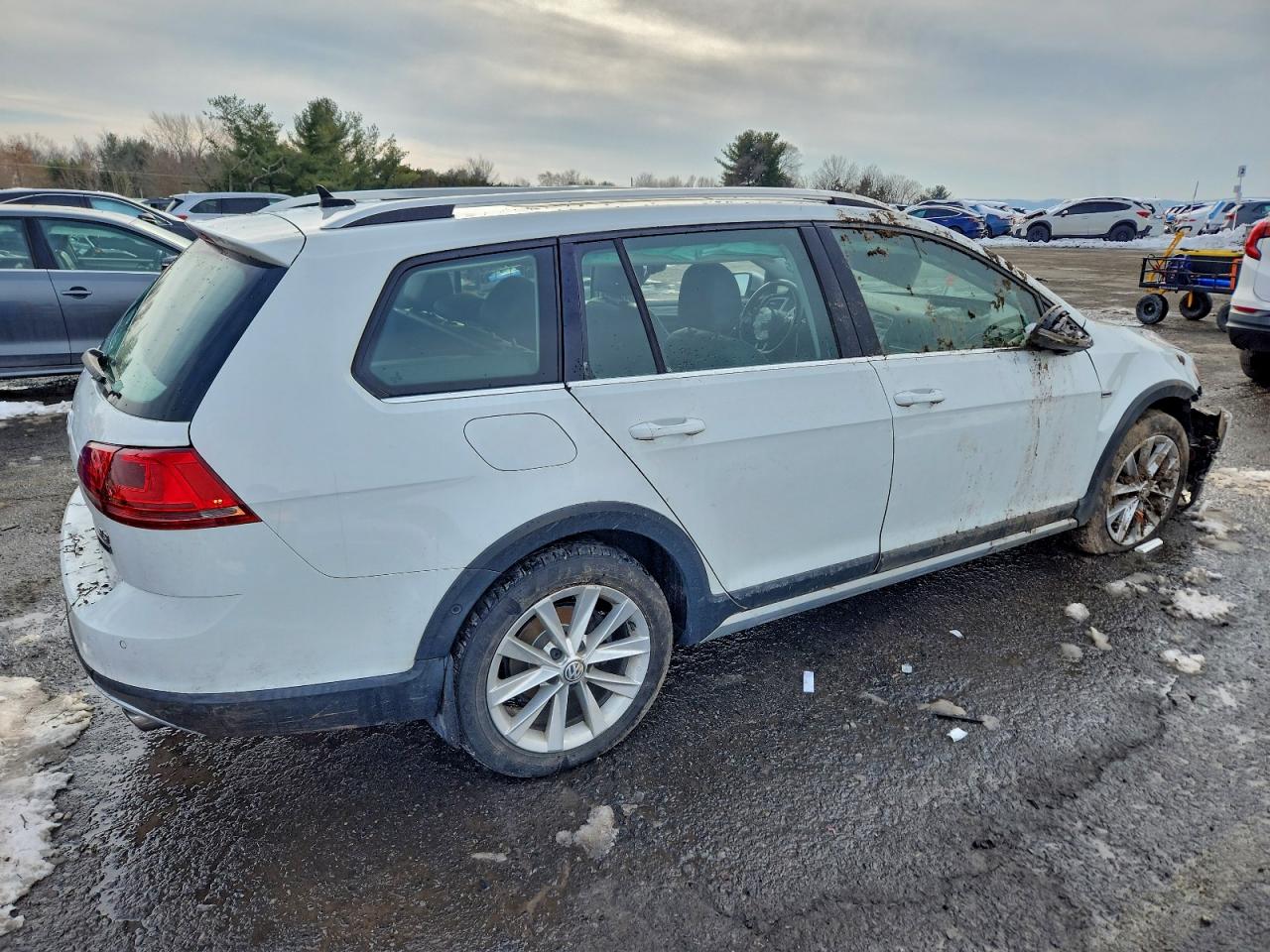 2017 VOLKSWAGEN GOLF ALLTRACK S photo 7