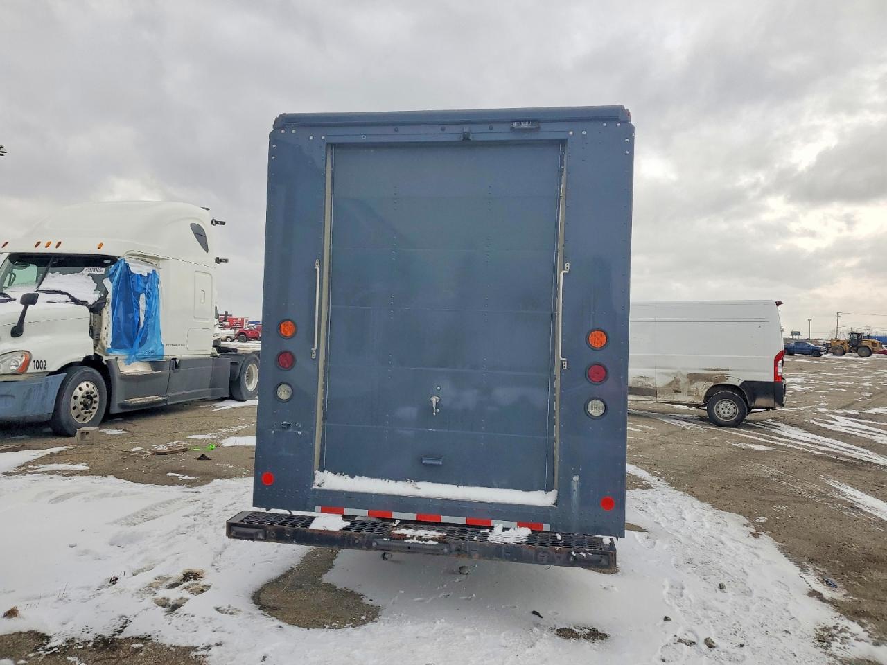 2020 FORD F59 DELIVERY TRUCK photo 16