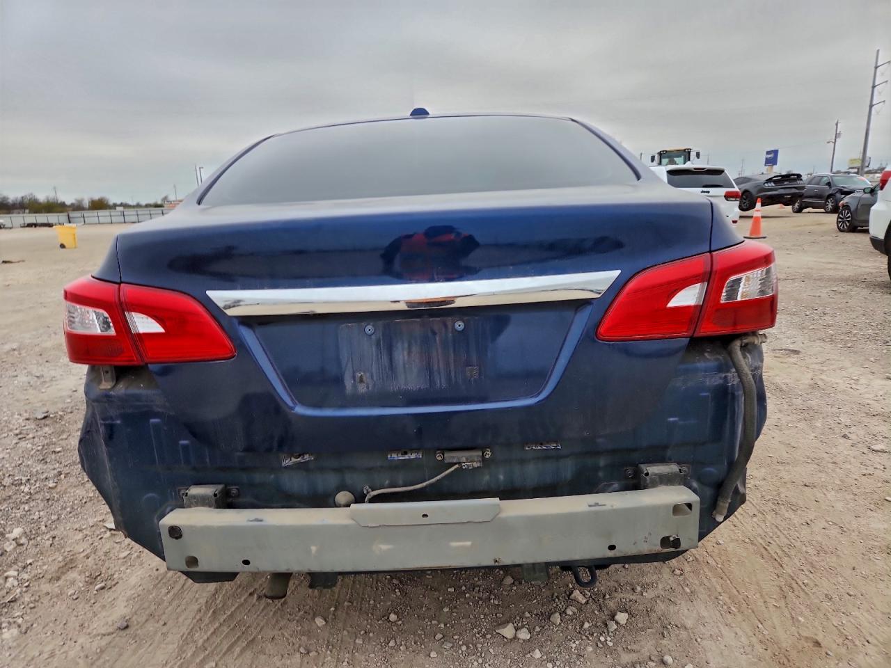 2019 NISSAN SENTRA S photo 6