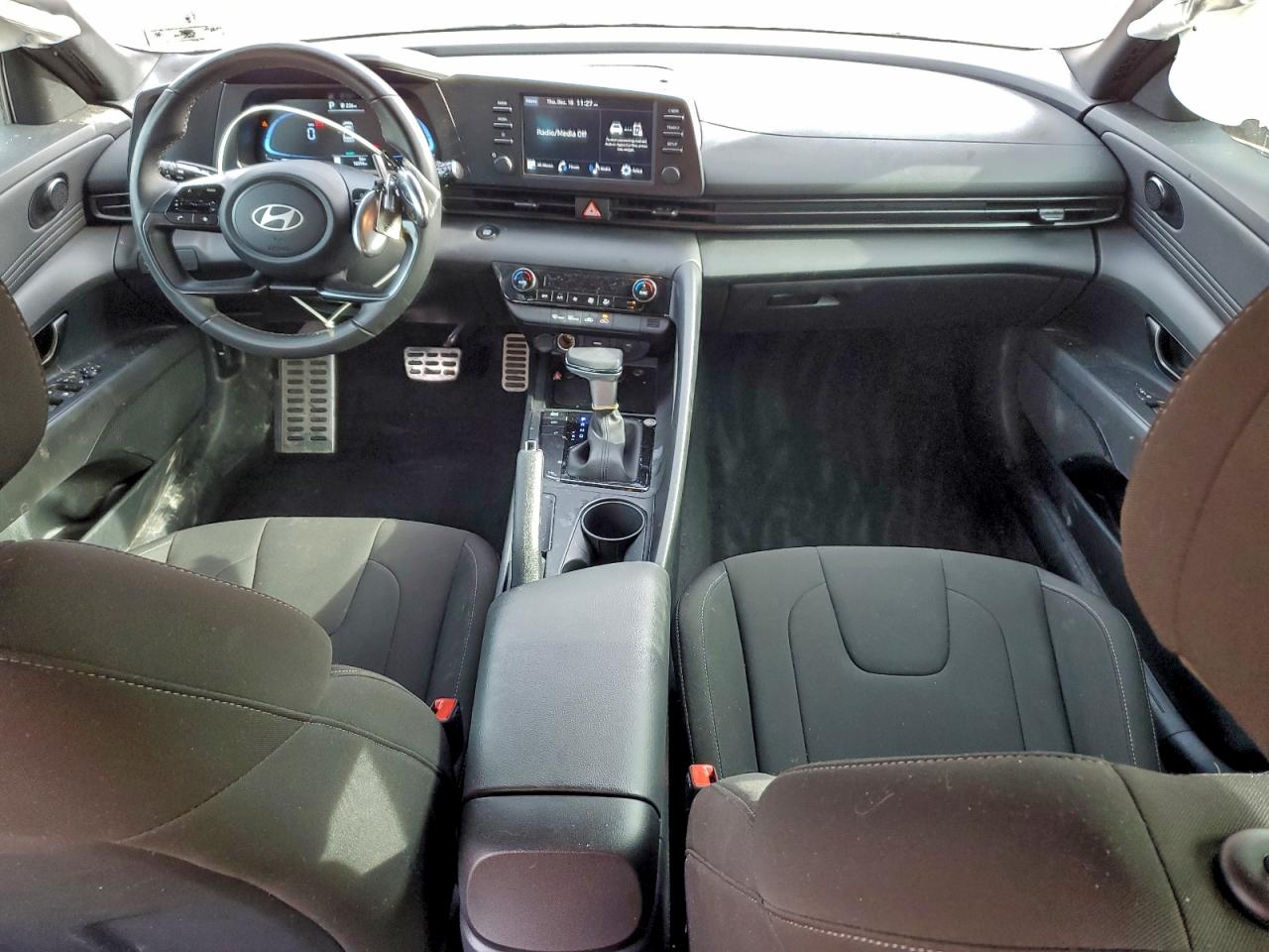 2025 HYUNDAI ELANTRA SEL SPORT photo 8