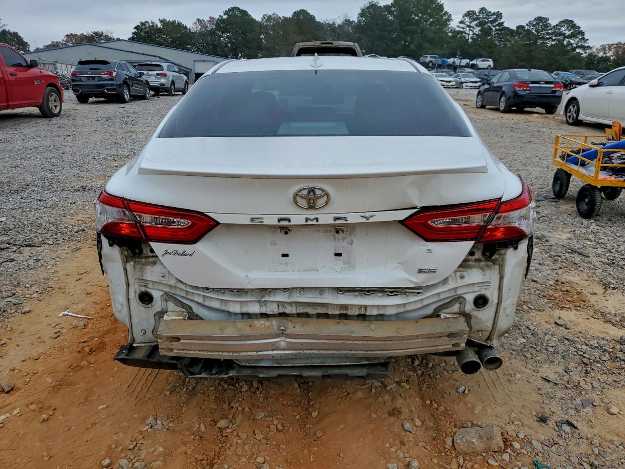 2020 TOYOTA CAMRY SE photo 6