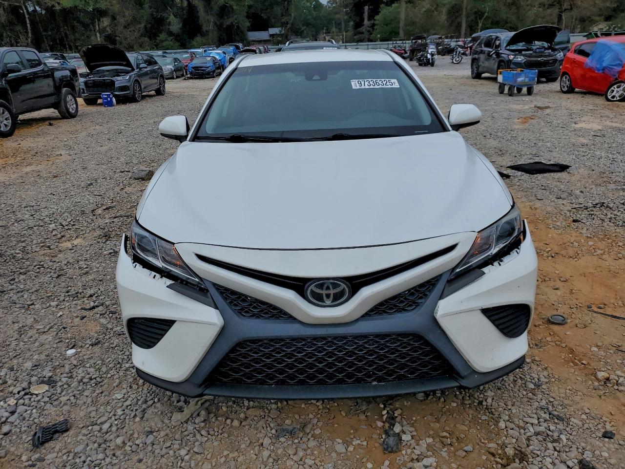 2020 TOYOTA CAMRY SE photo 5