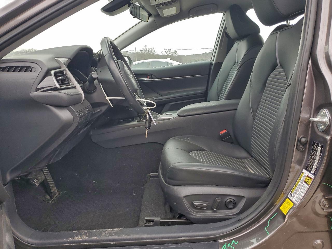 2021 TOYOTA CAMRY SE photo 7