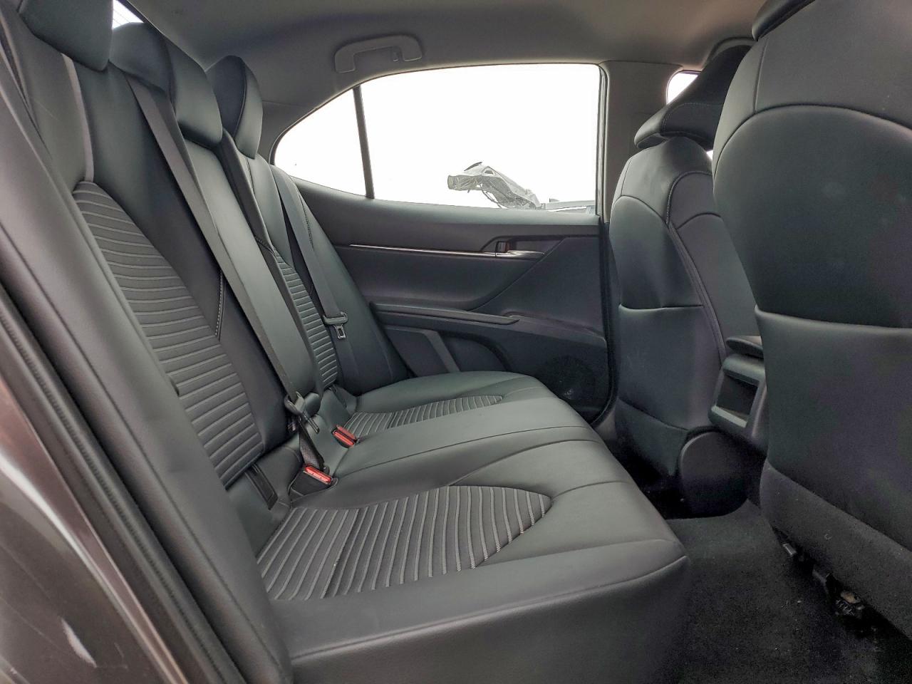 2021 TOYOTA CAMRY SE photo 10