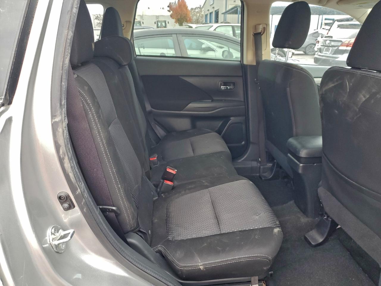 2018 MITSUBISHI OUTLANDER SE photo 11