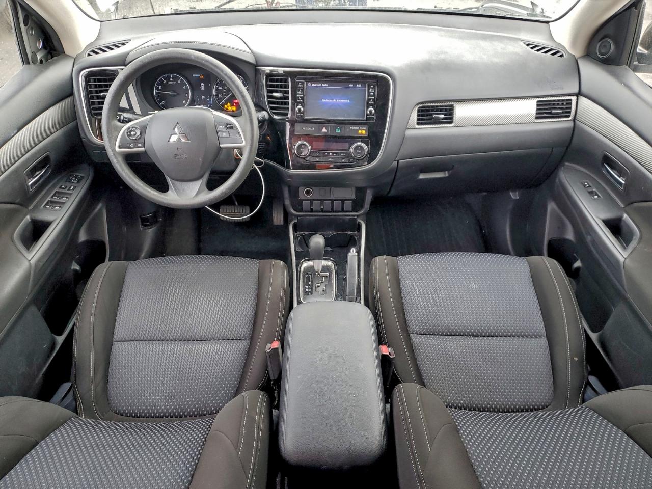 2018 MITSUBISHI OUTLANDER SE photo 8
