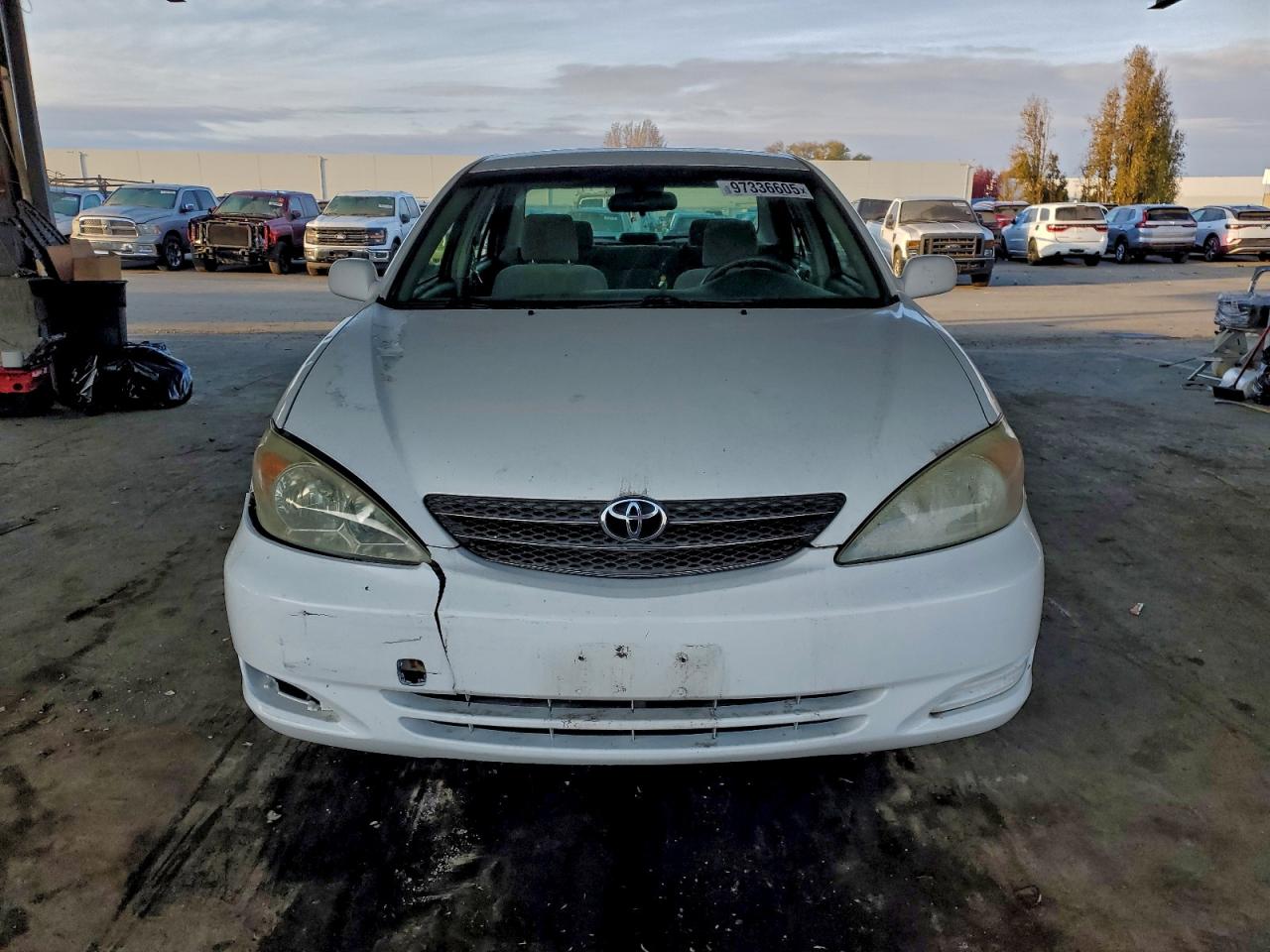 2002 TOYOTA CAMRY LE photo 13
