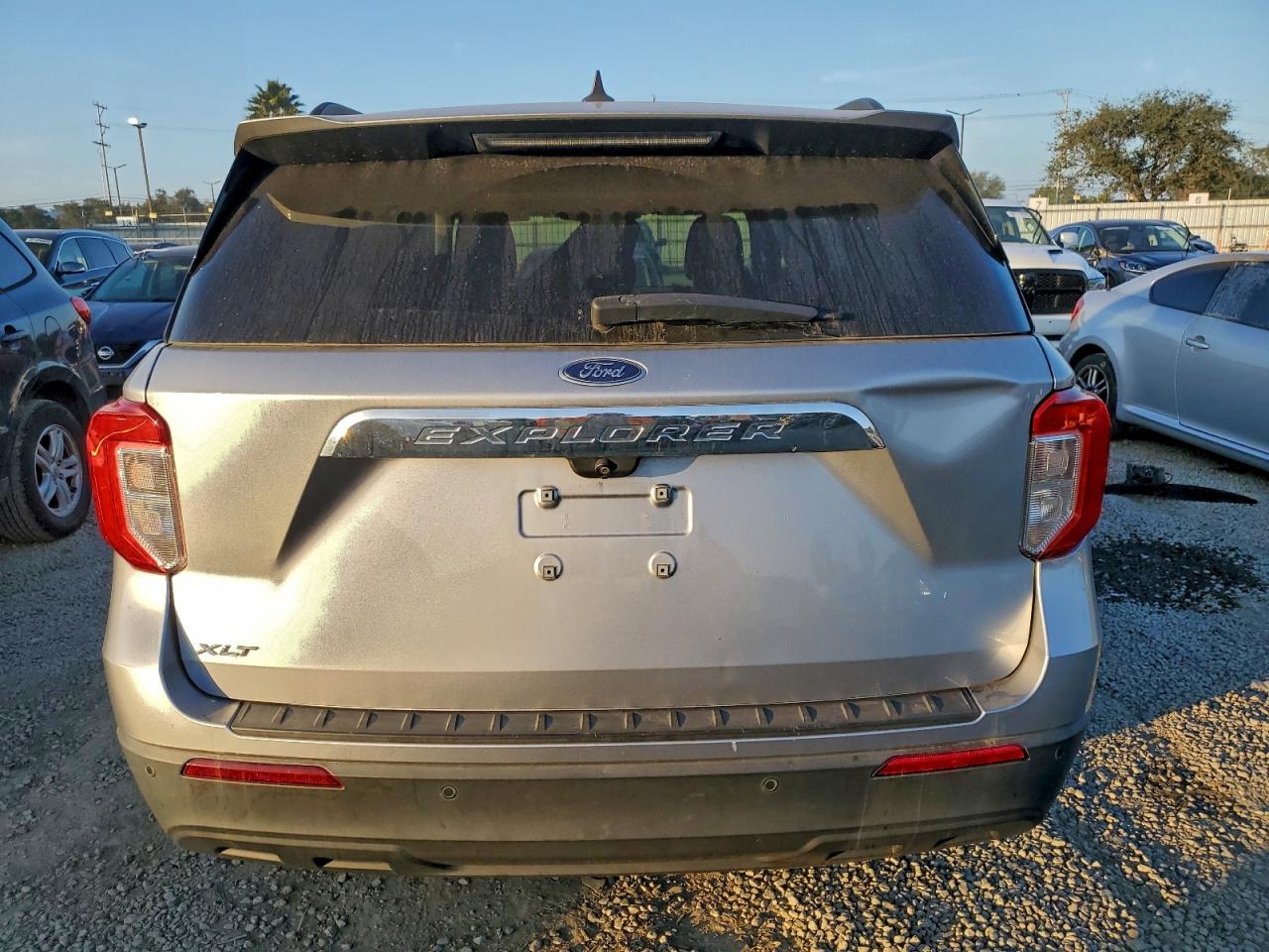 2021 FORD EXPLORER XLT photo 6