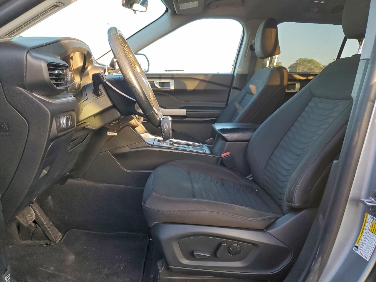 2021 FORD EXPLORER XLT photo 7