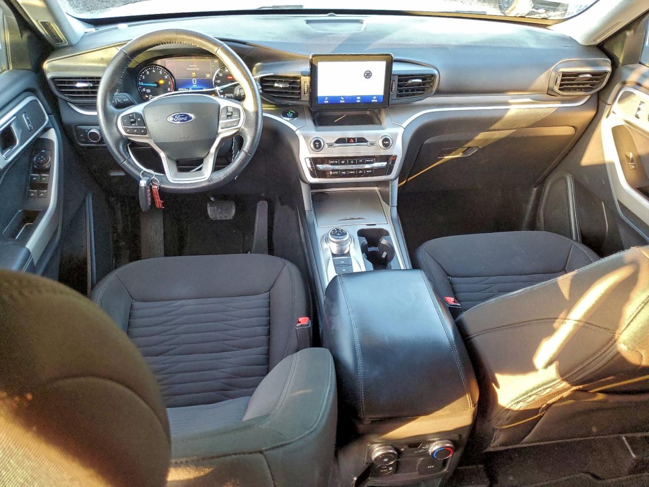 2021 FORD EXPLORER XLT photo 8