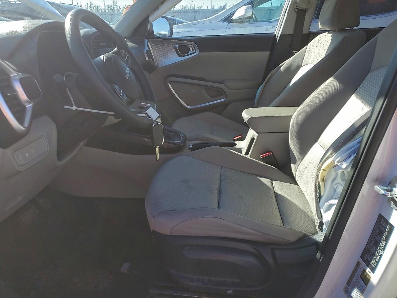 2025 KIA SOUL LX photo 19