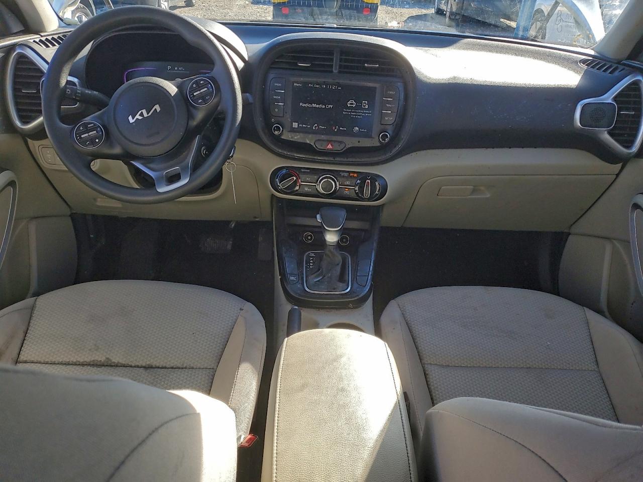 2025 KIA SOUL LX photo 22