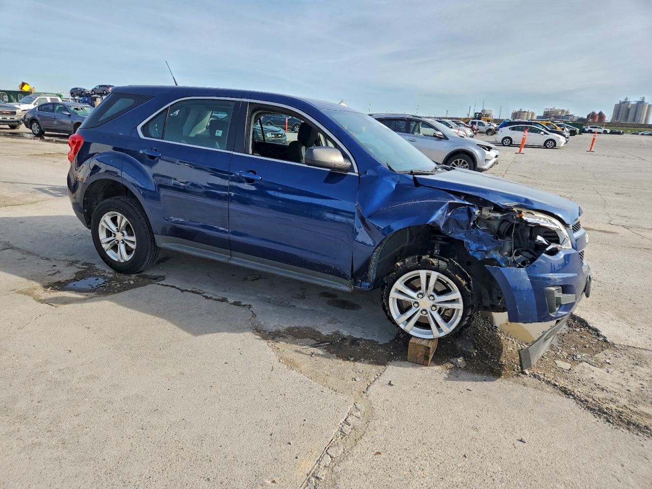 2010 CHEVROLET EQUINOX LS photo 4