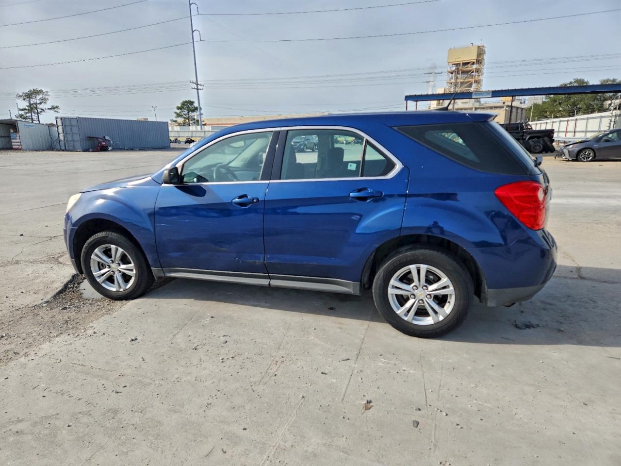 2010 CHEVROLET EQUINOX LS photo 2