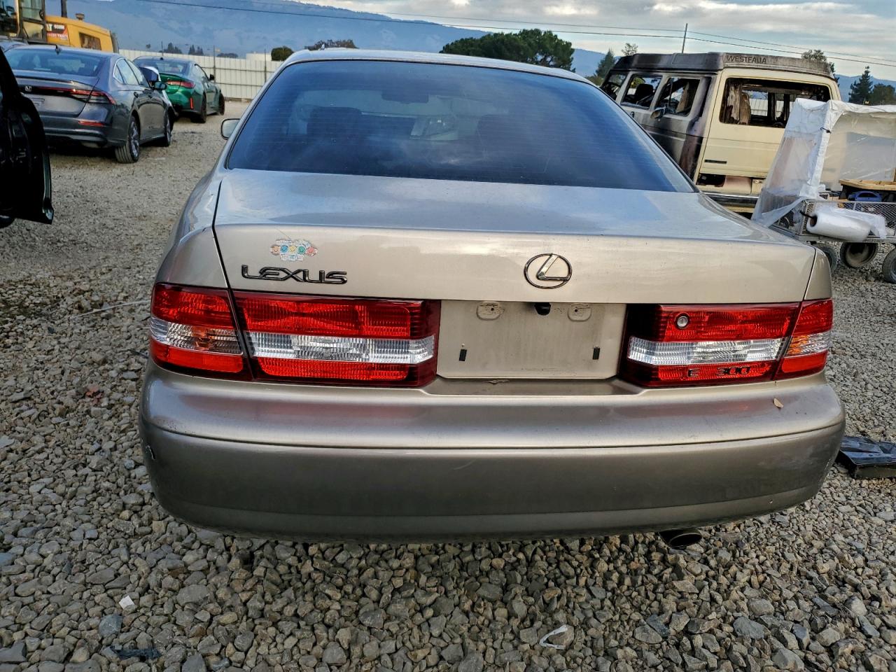 2000 LEXUS ES 300 photo 6