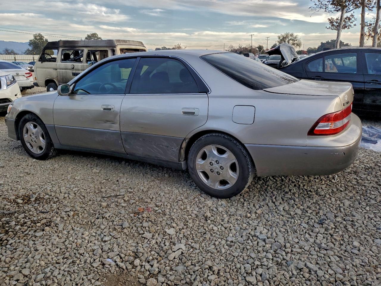 2000 LEXUS ES 300 photo 2
