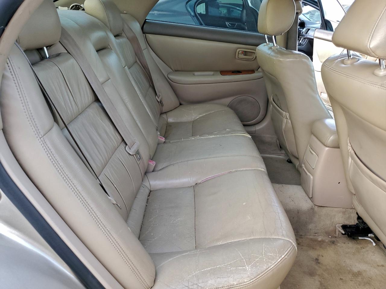 2000 LEXUS ES 300 photo 10