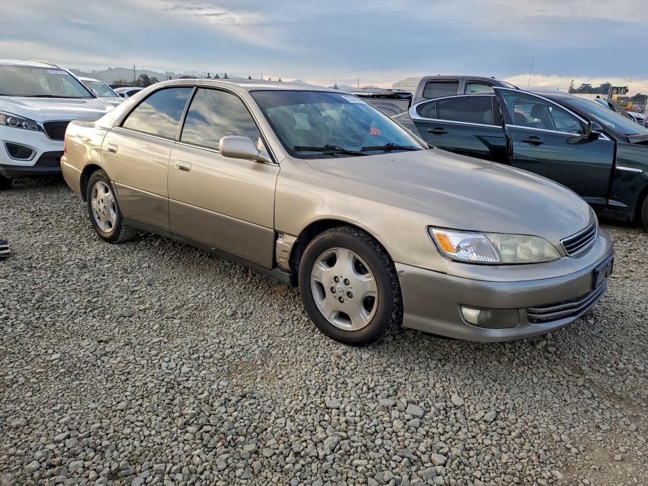 2000 LEXUS ES 300 photo 4