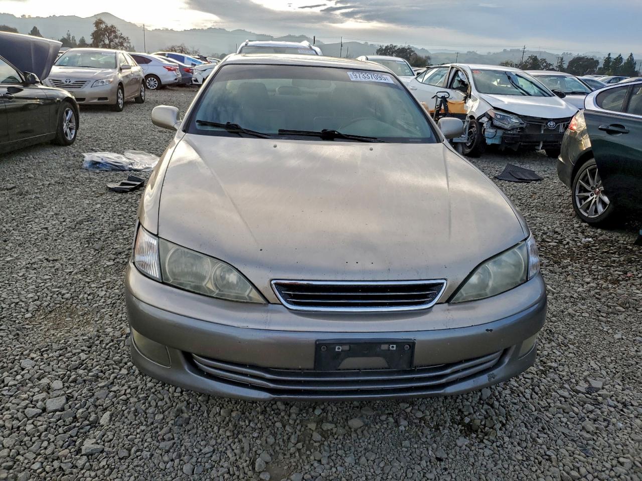 2000 LEXUS ES 300 photo 5