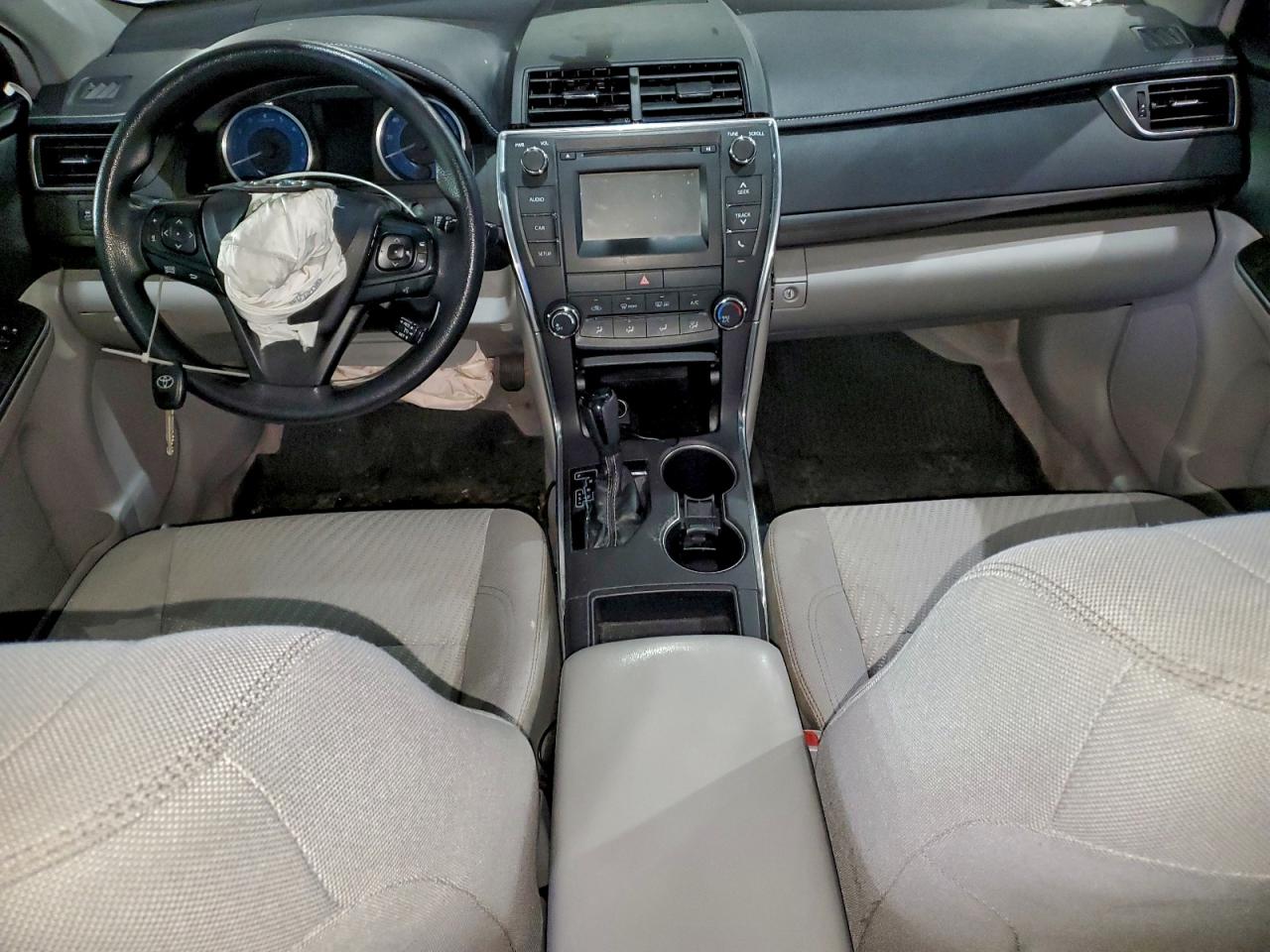 2017 TOYOTA CAMRY LE photo 22