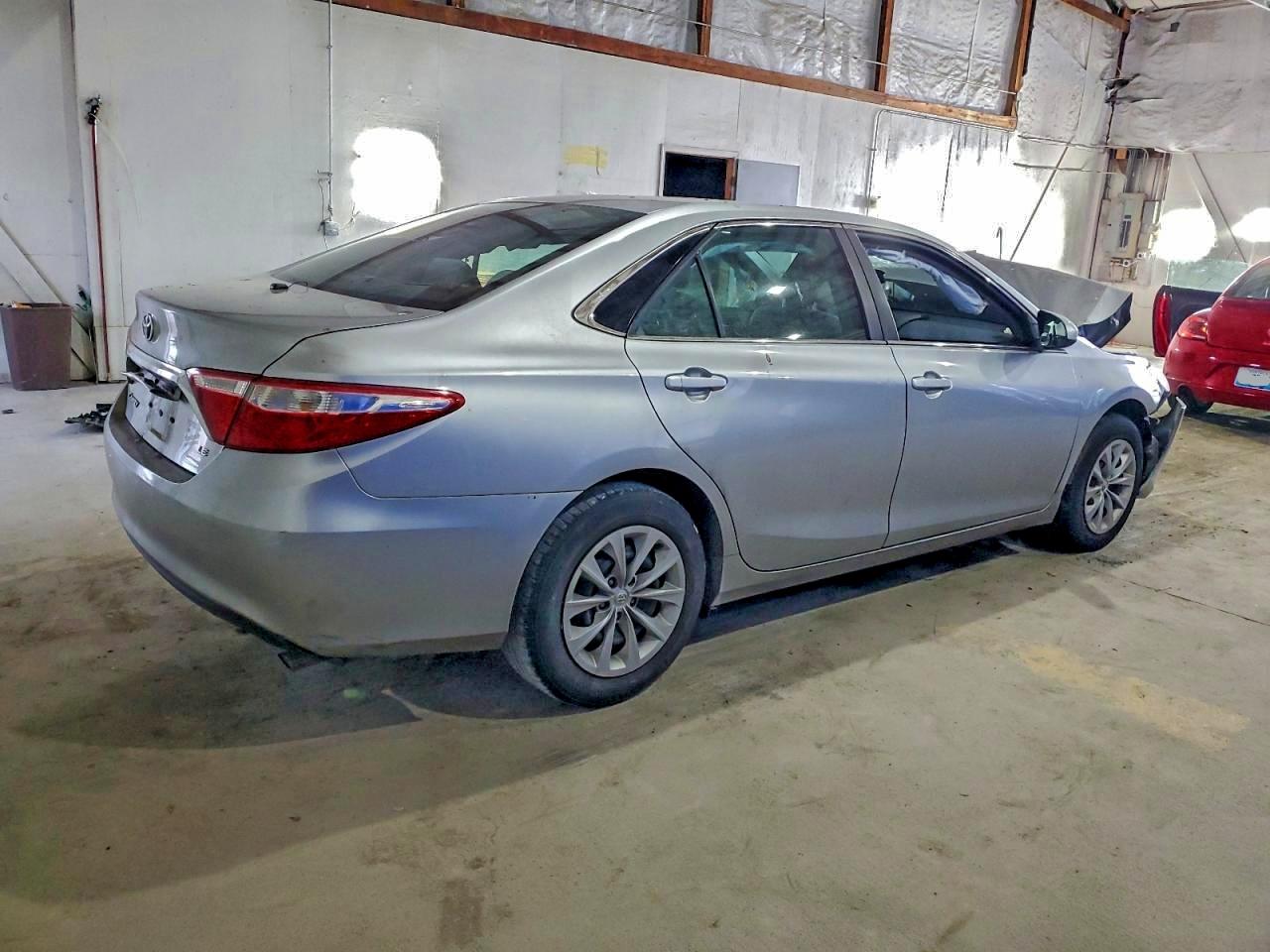 2017 TOYOTA CAMRY LE photo 7