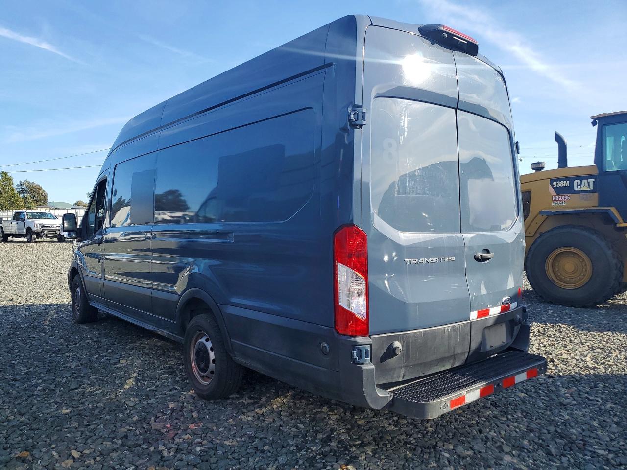 2020 FORD TRANSIT T-250 DELIVERY VAN photo 2