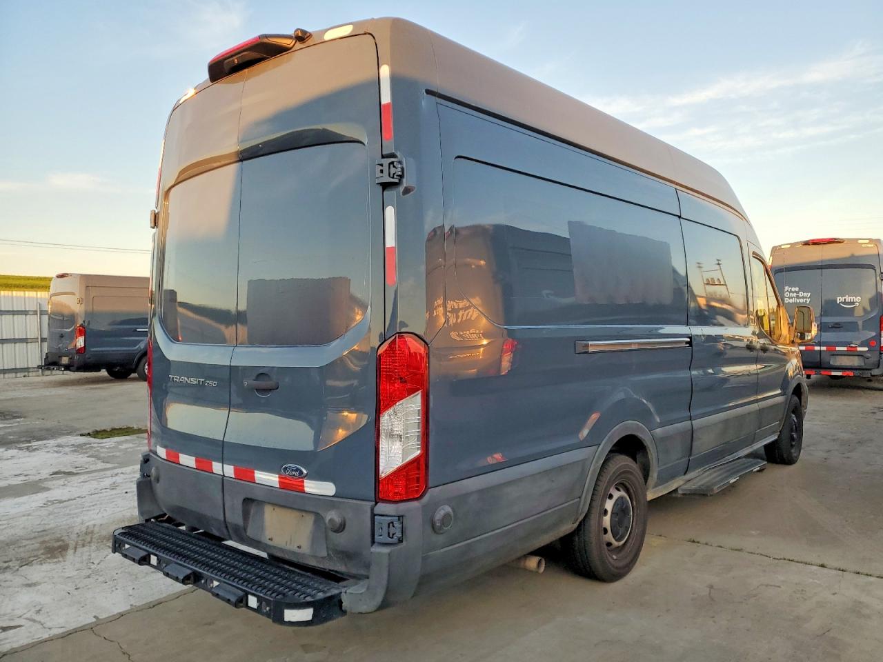2020 FORD TRANSIT T-250 photo 3
