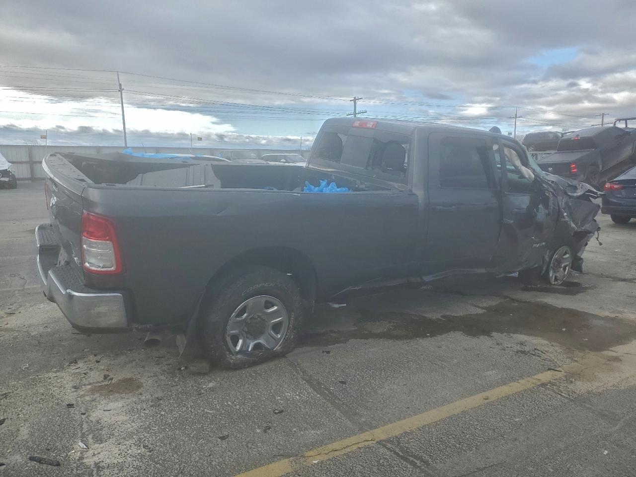 2019 RAM 3500 photo 3