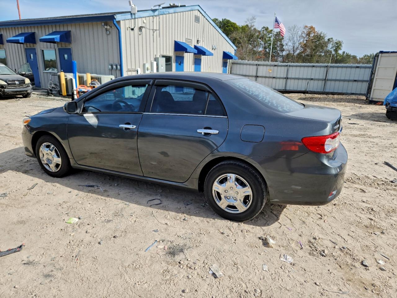 2011 TOYOTA COROLLA BASE photo 3