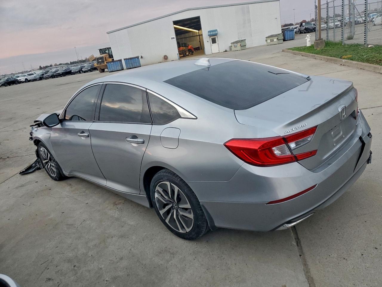 2018 HONDA ACCORD HYBRID photo 2