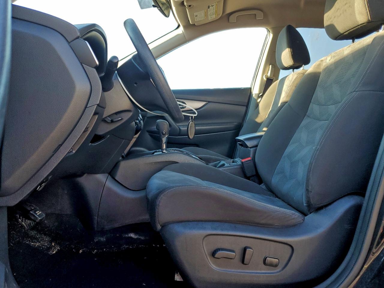 2016 NISSAN ROGUE S photo 7