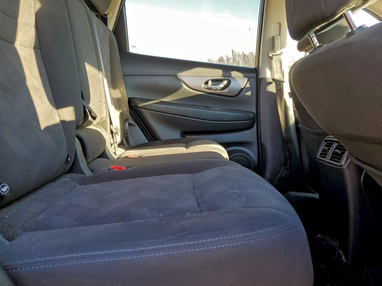 2016 NISSAN ROGUE S photo 10