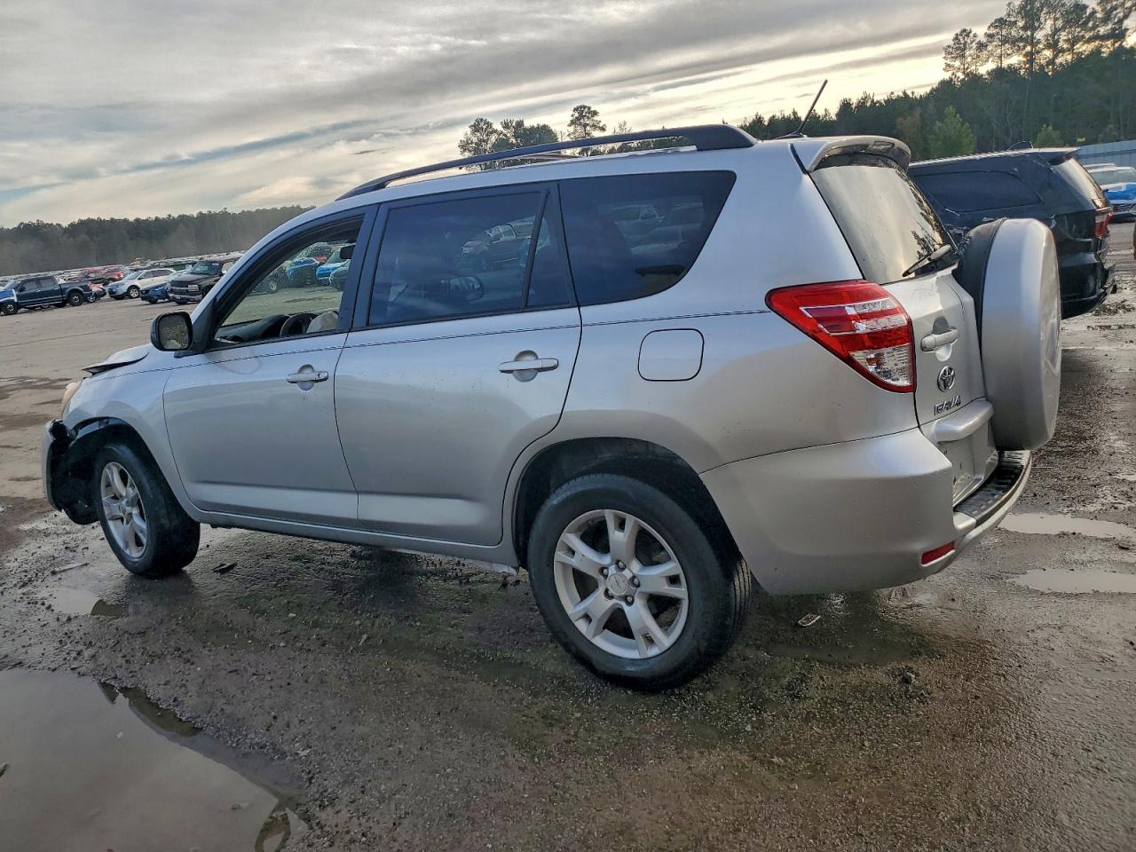 2012 TOYOTA RAV4 BASE photo 2