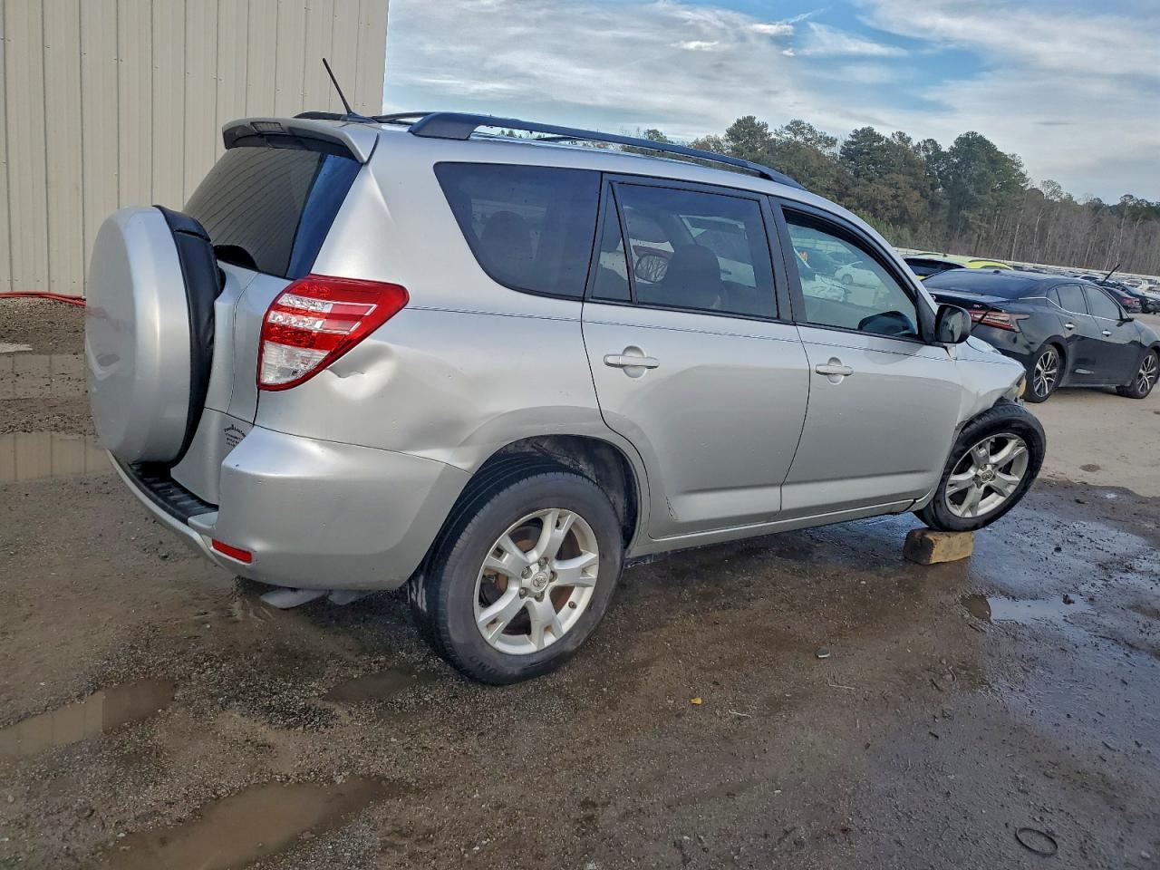 2012 TOYOTA RAV4 BASE photo 3