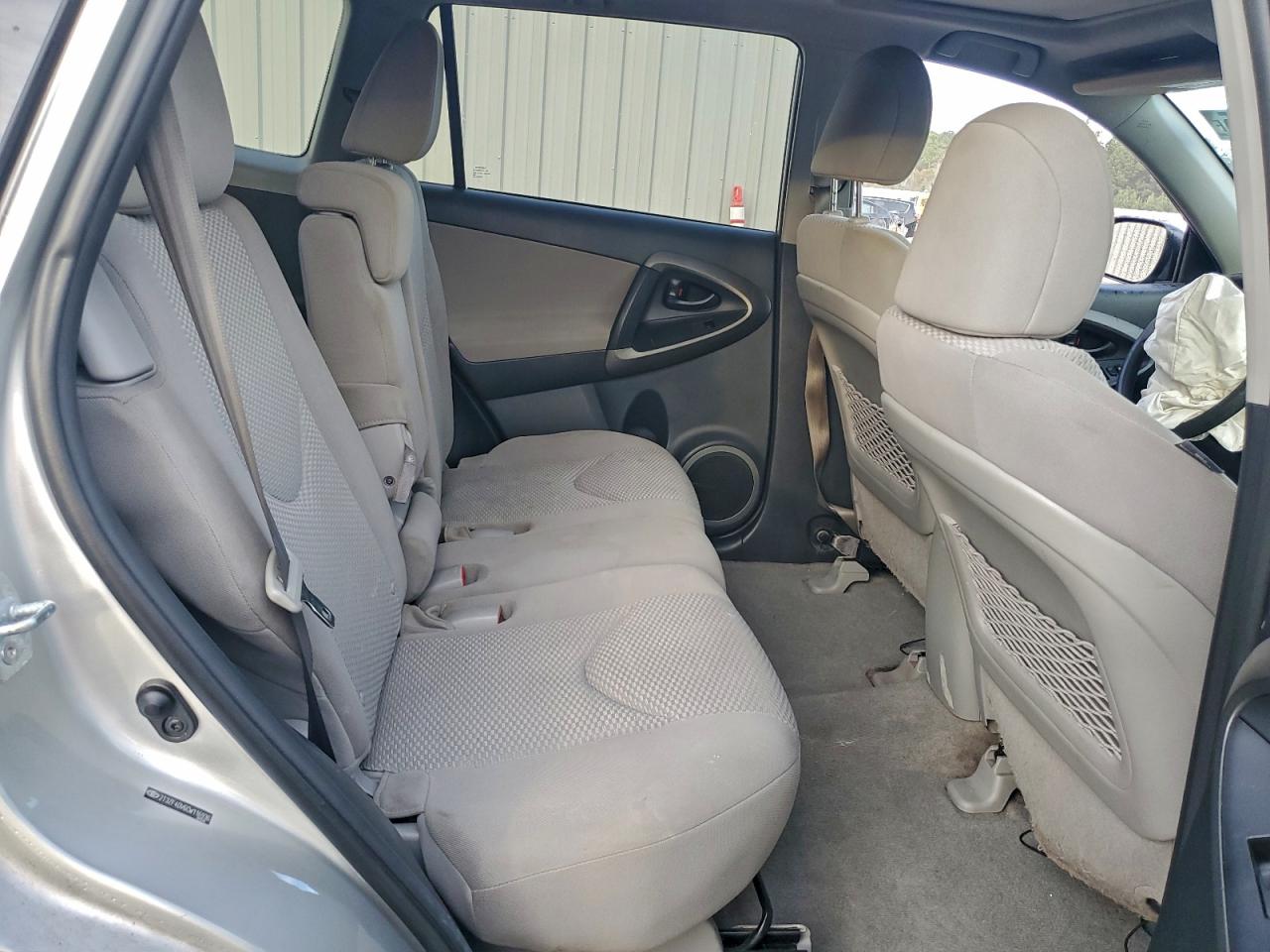 2012 TOYOTA RAV4 BASE photo 11