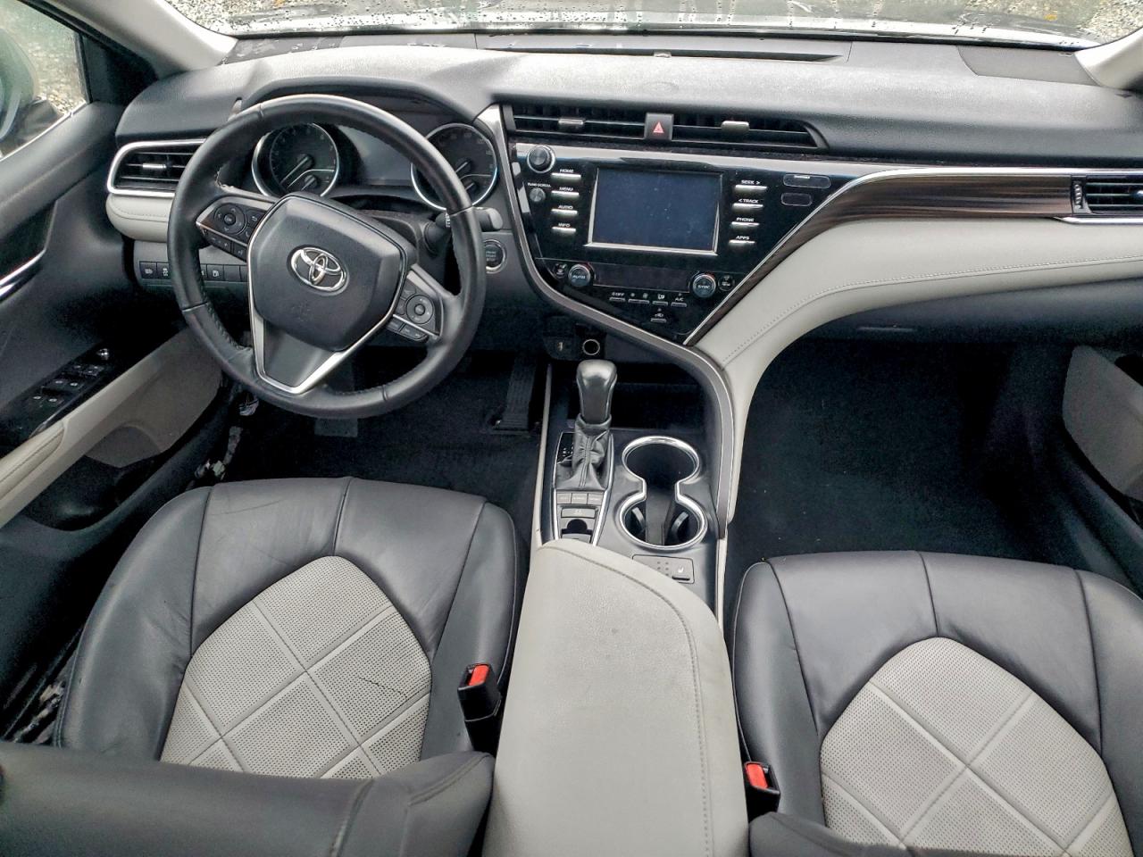 2018 TOYOTA CAMRY L photo 22