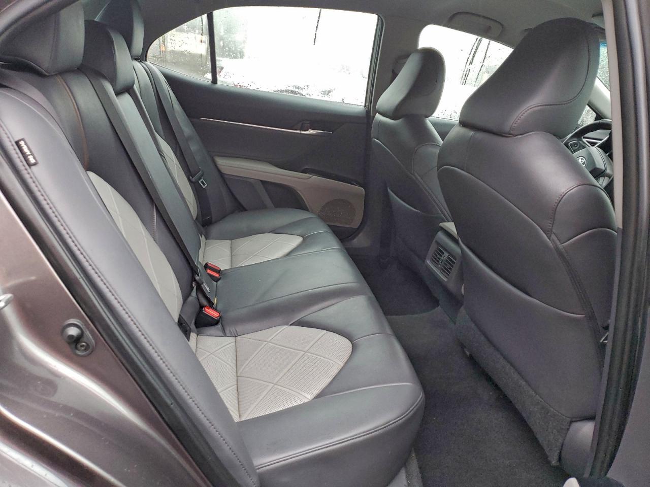 2018 TOYOTA CAMRY L photo 28