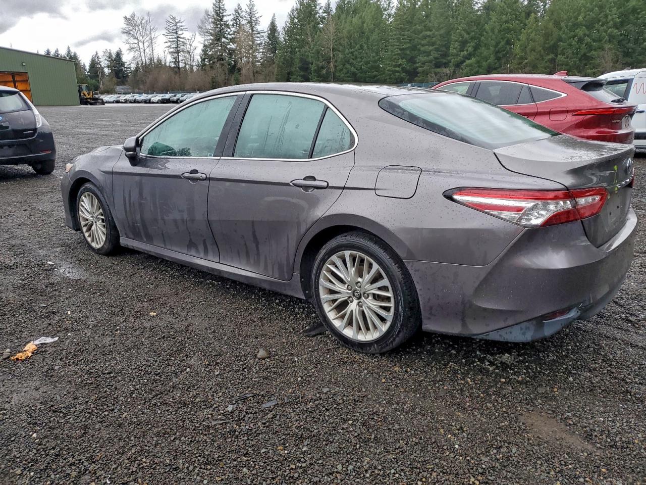 2018 TOYOTA CAMRY L photo 4