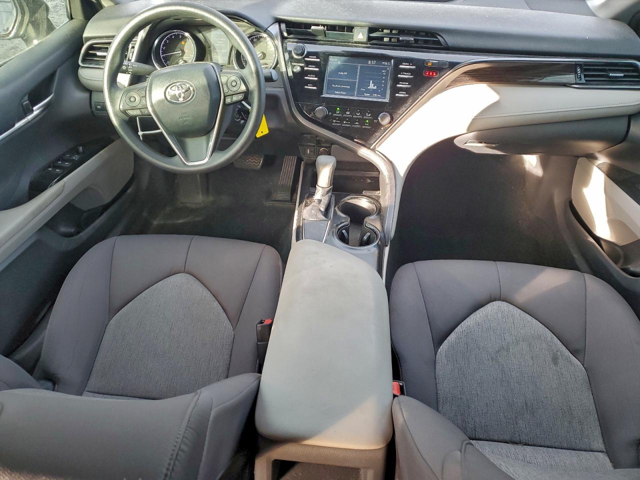 2019 TOYOTA CAMRY L photo 15