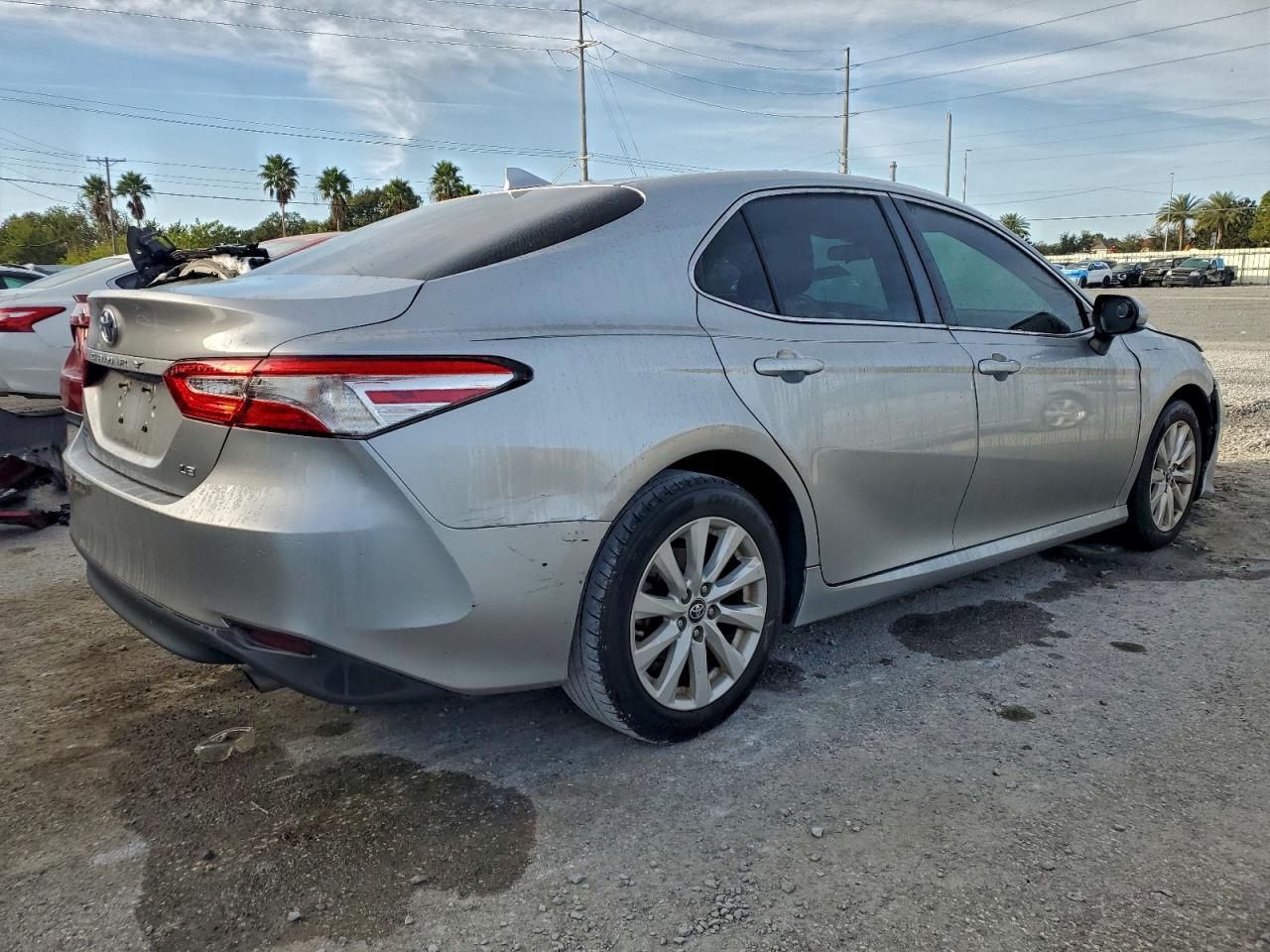 2019 TOYOTA CAMRY L photo 5