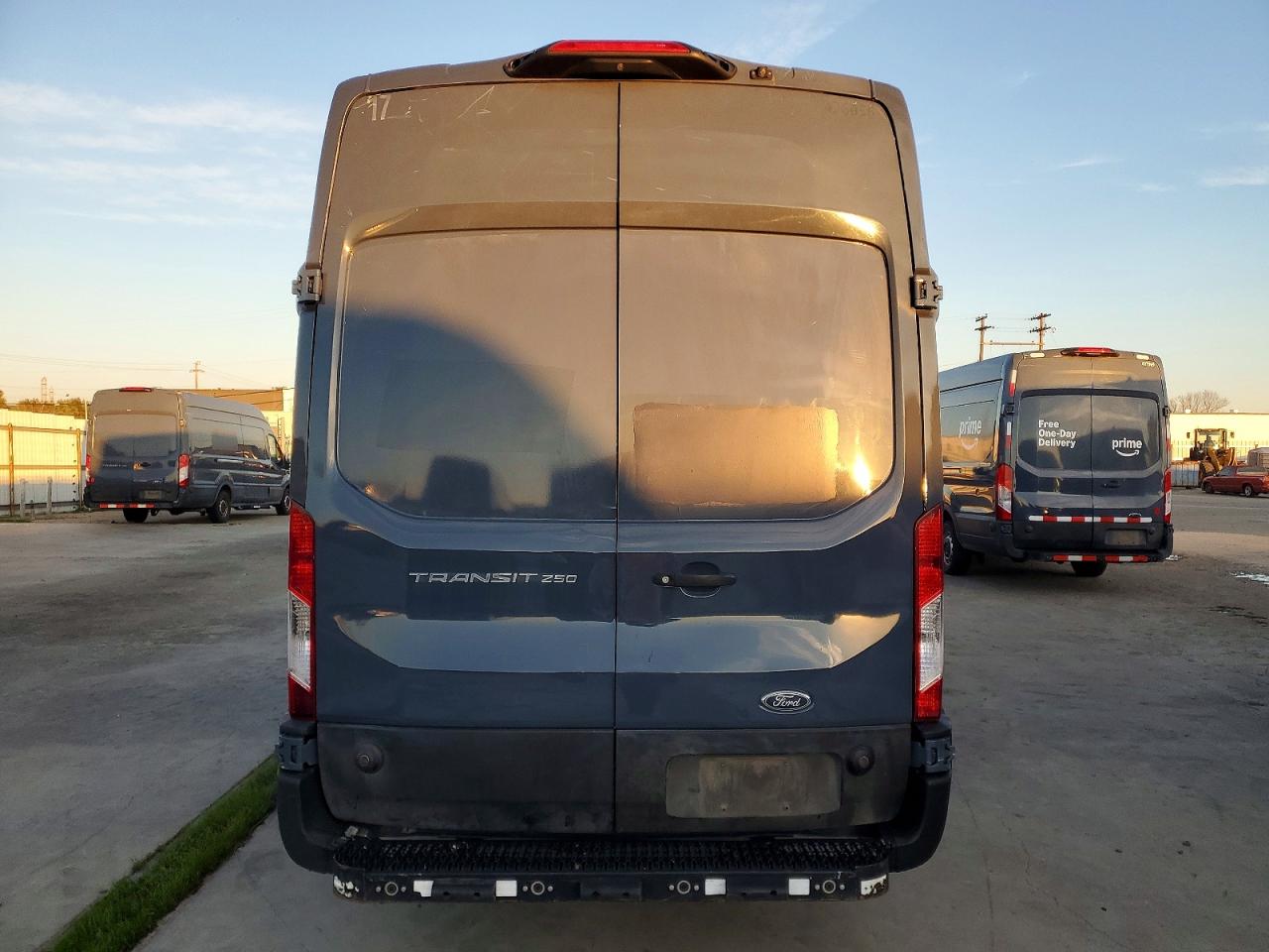 2020 FORD TRANSIT 250 DELIVERY VAN photo 16