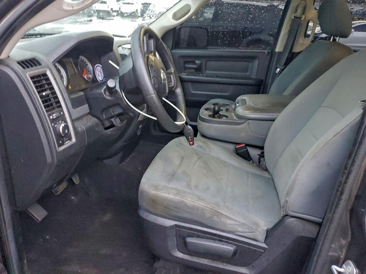 2016 RAM 1500 ST photo 13