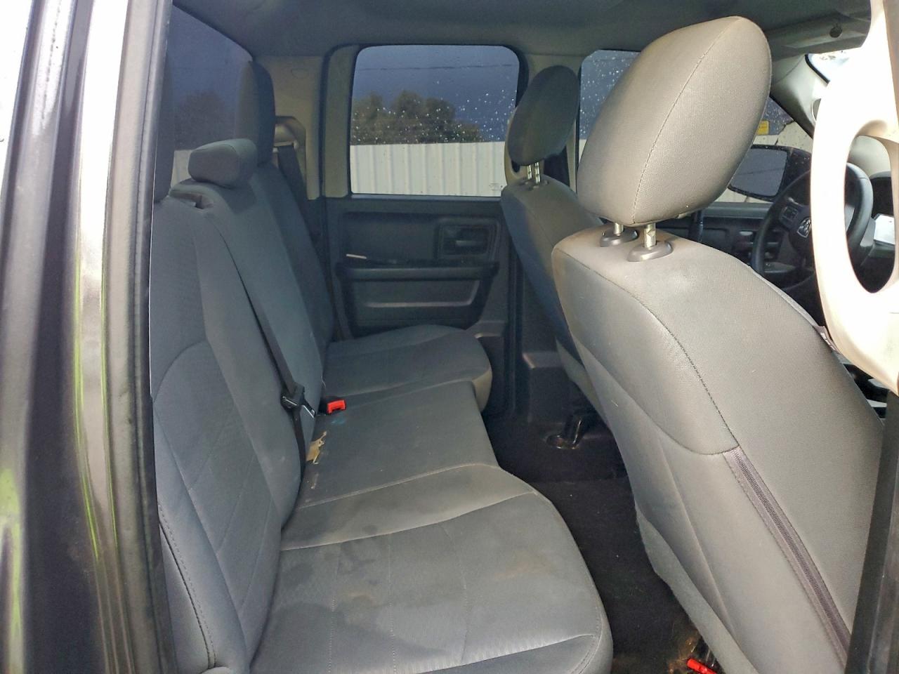 2016 RAM 1500 ST photo 19