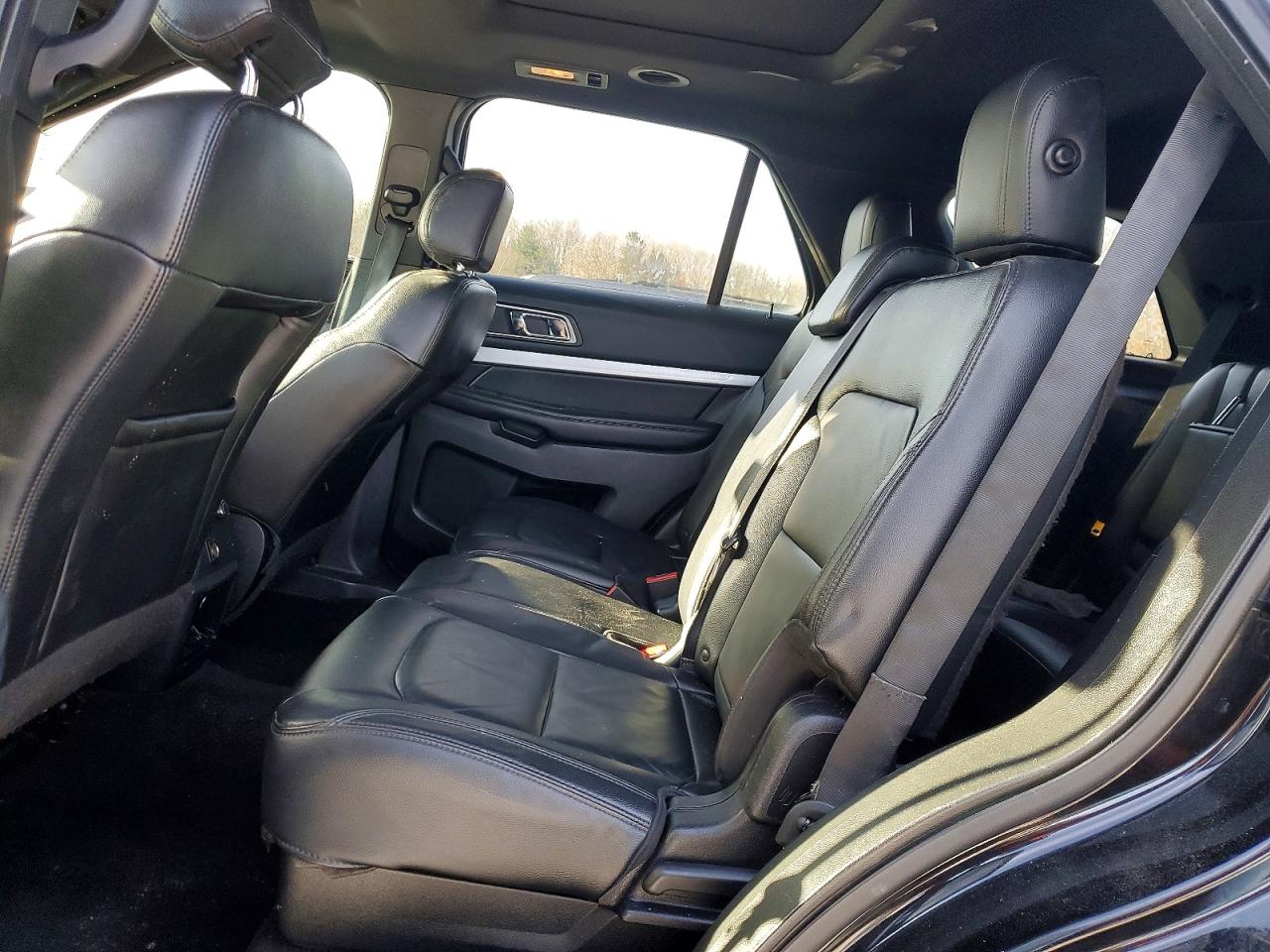 2016 FORD EXPLORER XLT photo 21