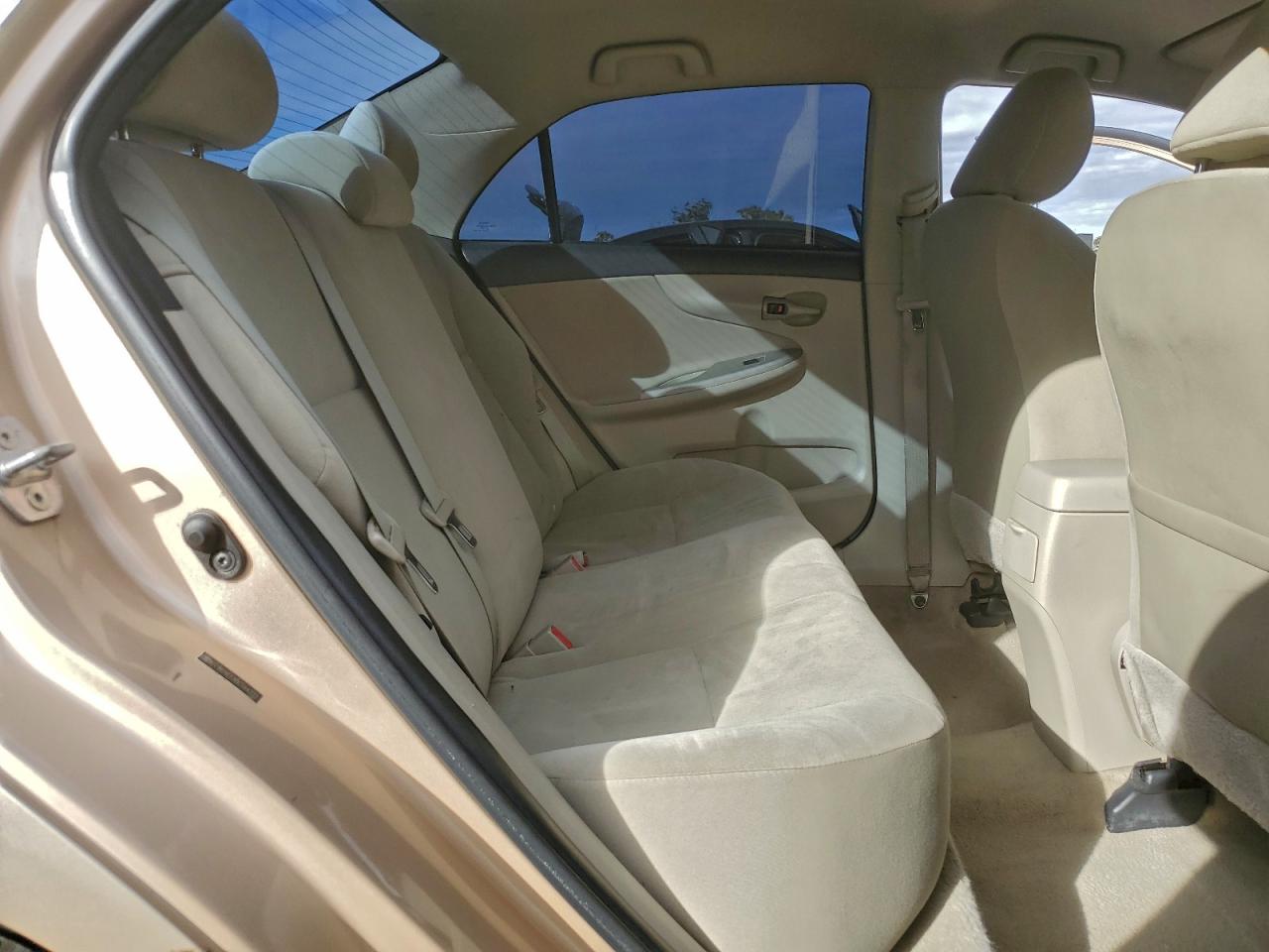 2011 TOYOTA COROLLA BASE photo 10