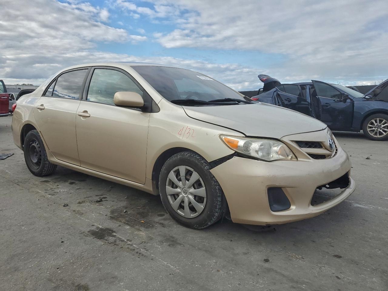 2011 TOYOTA COROLLA BASE photo 4