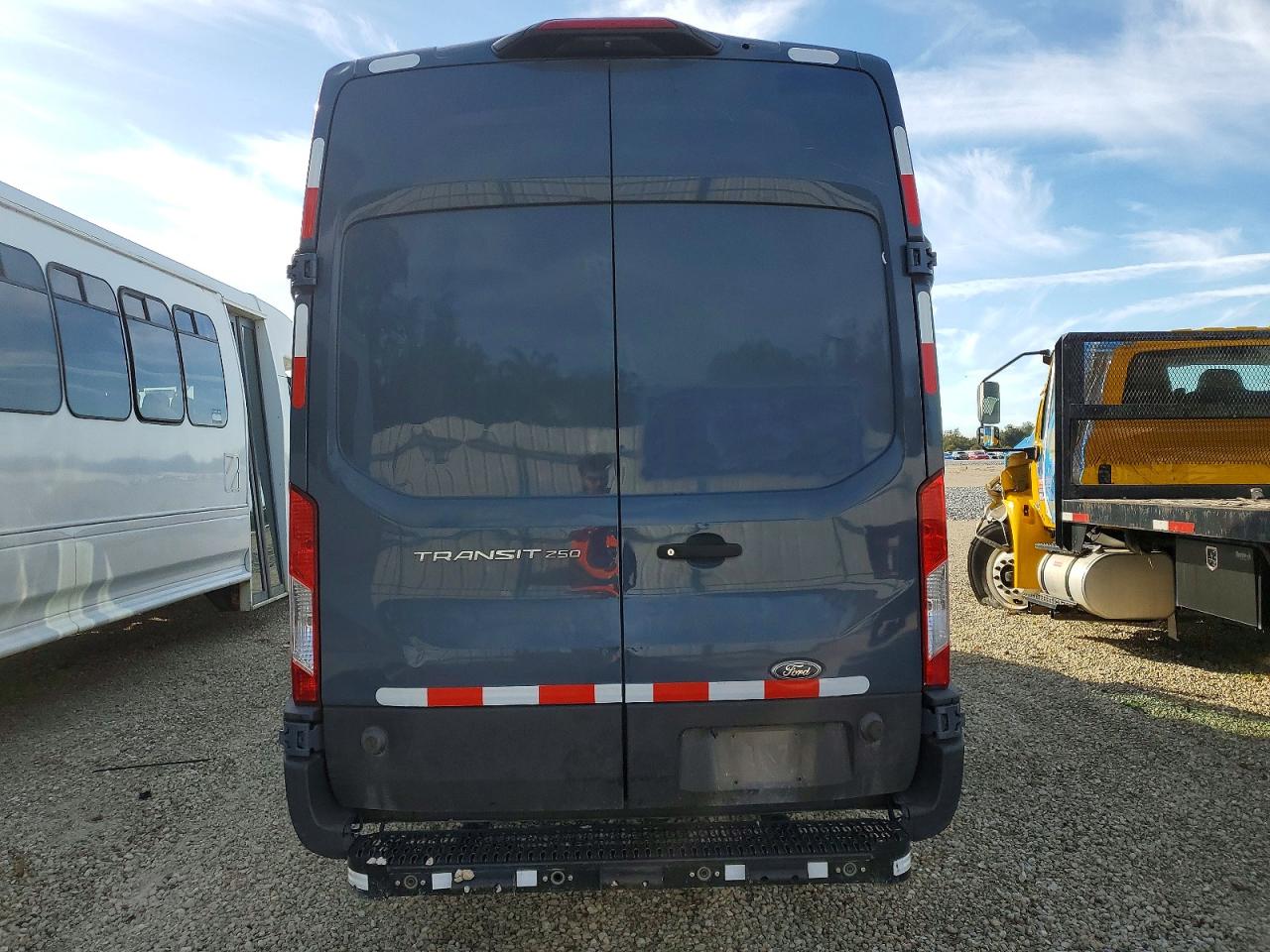 2020 FORD TRANSIT T-250 photo 6